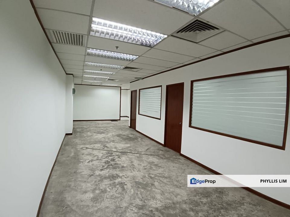 Small, partially fitted office with 2 rooms in KLCC, convenient location, Kuala Lumpur, KLCC