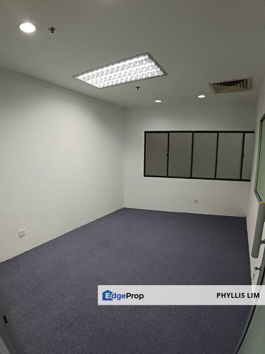 Partially fitted, move-in condition office at UOA Centre, Jalan Pinang, Kuala Lumpur, KLCC