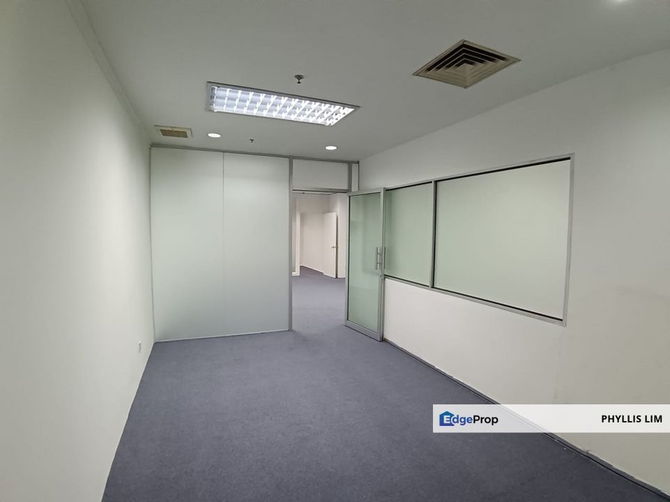 Partially fitted, move-in condition office at UOA Centre, Jalan Pinang, Kuala Lumpur, KLCC