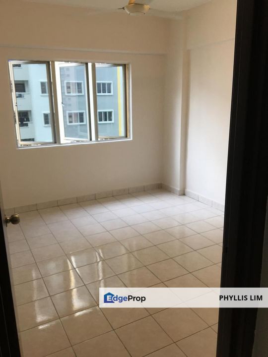 Vacant apartment at Pelangi Damansara, move-in condition, near to MRT, Selangor, Bandar Utama