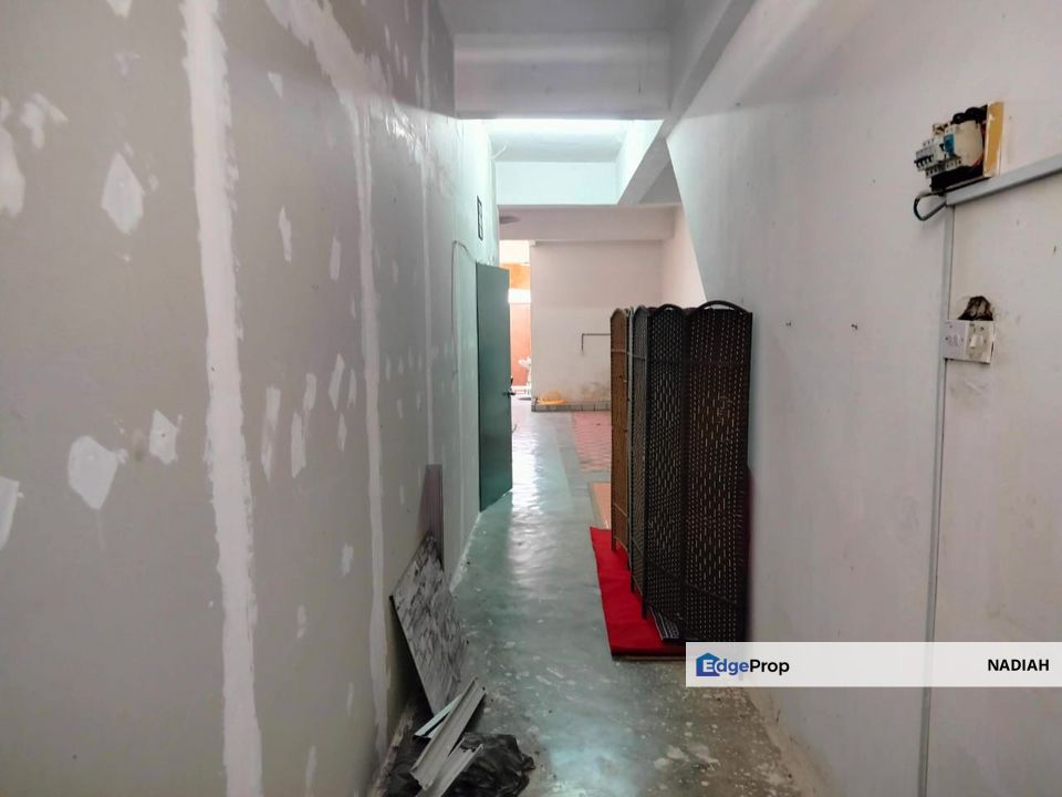 2 STOREY SHOP LOT TAMAN SEROJA BANDAR BARU SALAK TINGGI SEPANG, Selangor, Sepang