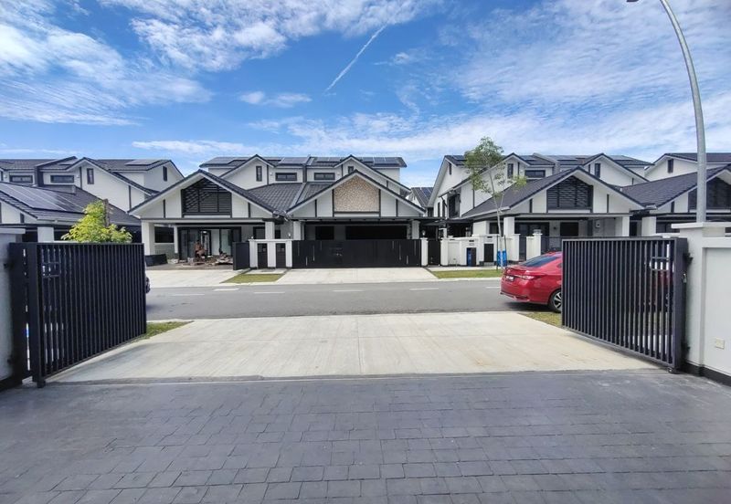 Hevea Elmina Gardens