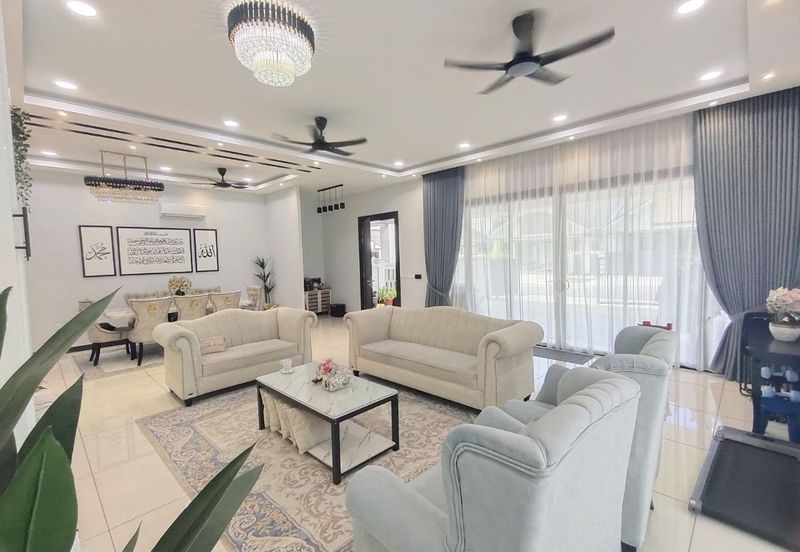 Hevea Elmina Gardens