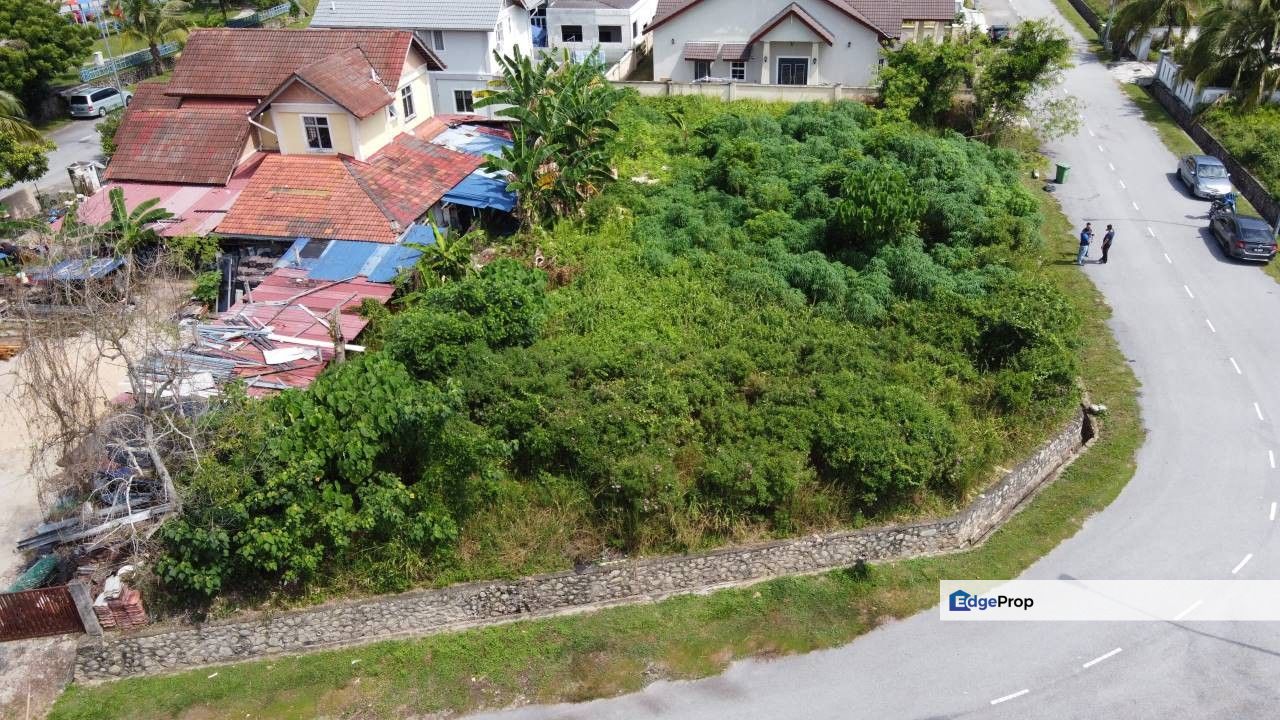 Freehold Corner Bungalow Lot Laman Jasmin Kota Seriemas Nilai, Negeri Sembilan, Nilai