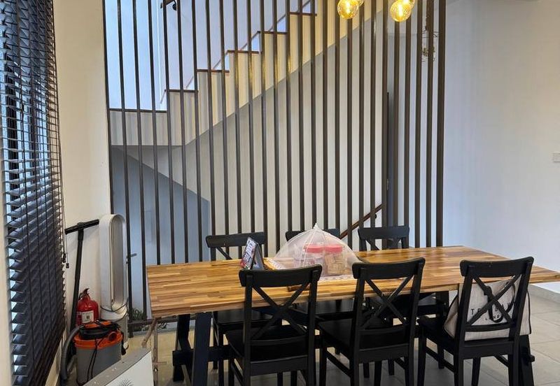Renovated 3 Storey Terrace House The Mulia Residence Cyberjaya