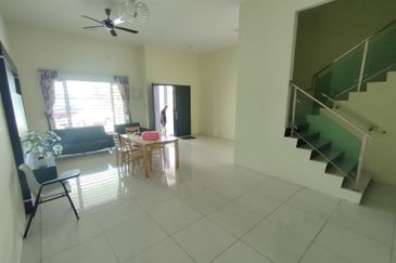 TAMAN MELINTANG UTAMA