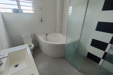 TAMAN MELINTANG UTAMA