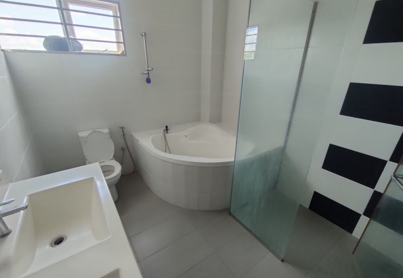 TAMAN MELINTANG UTAMA