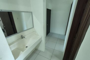 TAMAN MELINTANG UTAMA