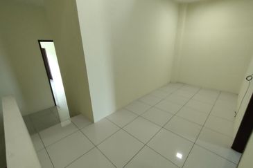 TAMAN MELINTANG UTAMA