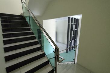 TAMAN MELINTANG UTAMA