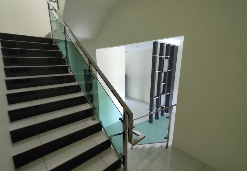 TAMAN MELINTANG UTAMA