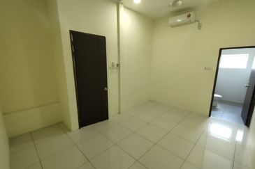 TAMAN MELINTANG UTAMA