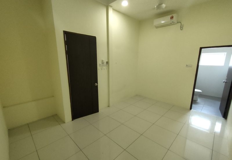 TAMAN MELINTANG UTAMA