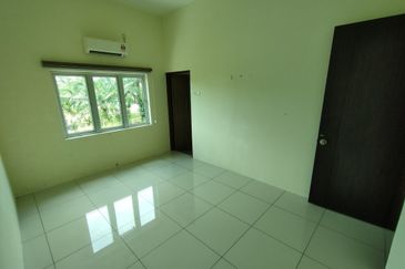 TAMAN MELINTANG UTAMA