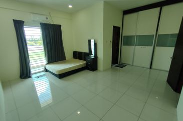 TAMAN MELINTANG UTAMA