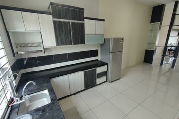 TAMAN MELINTANG UTAMA