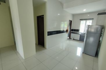 TAMAN MELINTANG UTAMA