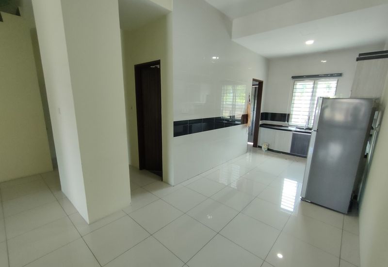 TAMAN MELINTANG UTAMA