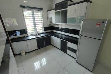 TAMAN MELINTANG UTAMA