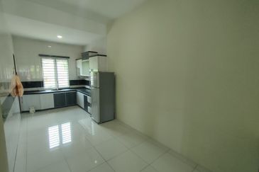 TAMAN MELINTANG UTAMA