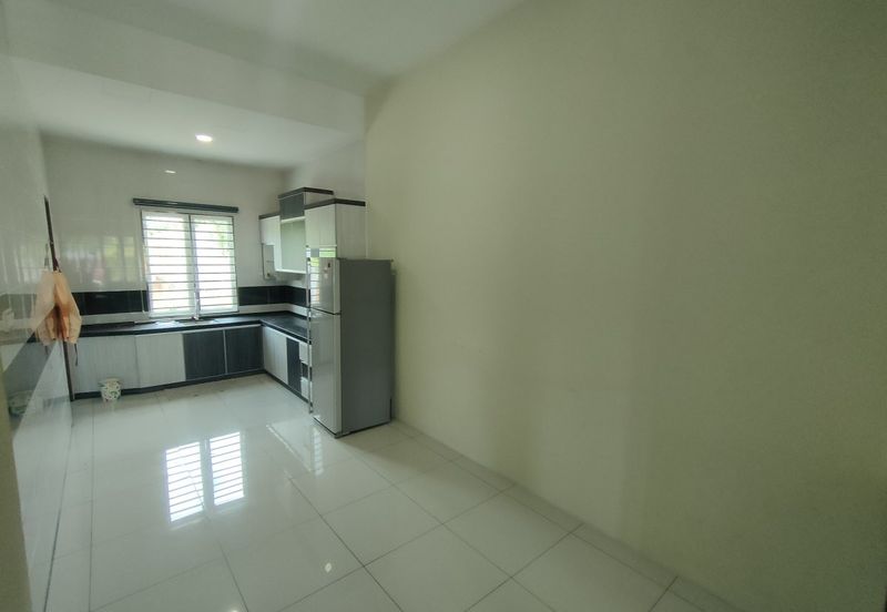 TAMAN MELINTANG UTAMA