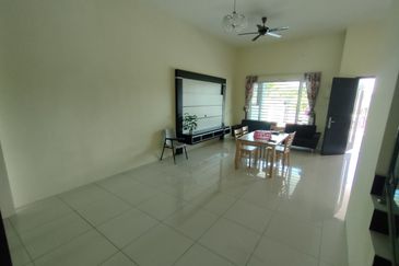 TAMAN MELINTANG UTAMA