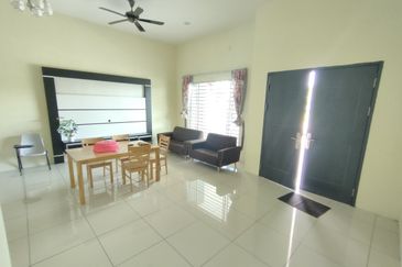 TAMAN MELINTANG UTAMA