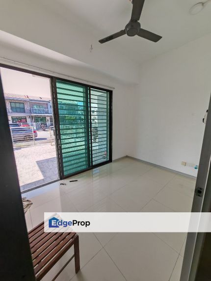 Double Storey Terrace Taman Saujana Klia Sepang, Selangor, Sepang
