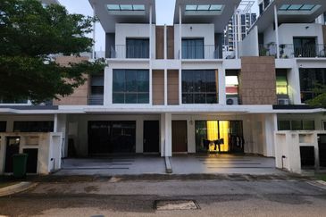 Lake Point Residence