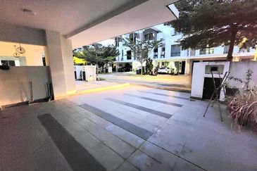 Lake Point Residence