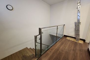 Lake Point Residence