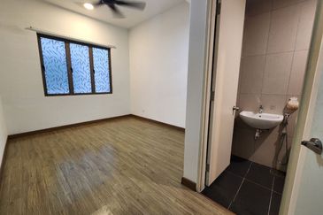 Lake Point Residence