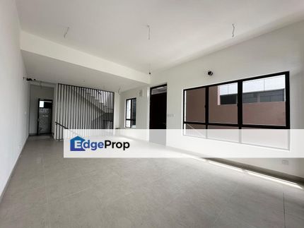 Partially Furnished 3 Storey Semi D Mulia Residence Cyberjaya, Selangor, Cyberjaya