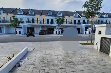 Monet Springtime @ Sunsuria City