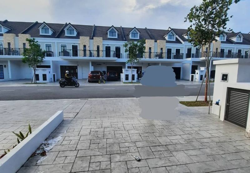 Monet Springtime @ Sunsuria City