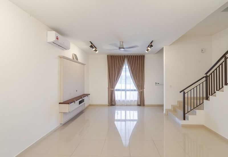 Setia Warisan Tropika (Belladonna)