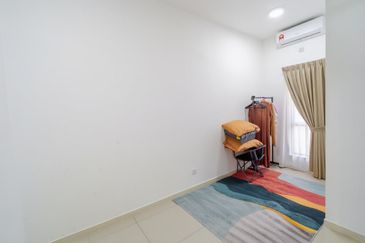 Setia Warisan Tropika (Belladonna)