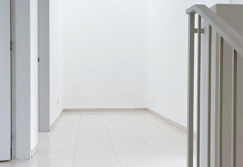 M Senyumia Salak Tinggi *