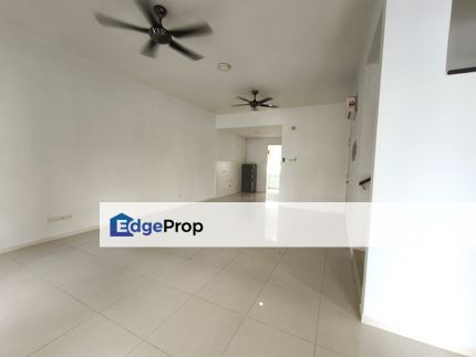 3 Storey Terrace Lake Park Tropicana Heights Kajang, Selangor, Kajang