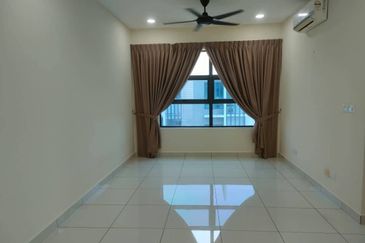 Aura Residence @ Precint 8