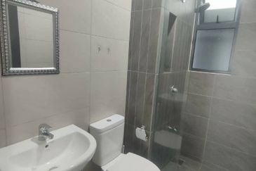 Aura Residence @ Precint 8