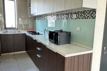 Aura Residence @ Precint 8