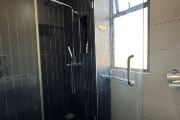 Aura Residence @ Precint 8