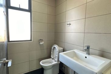 Aura Residence @ Precint 8