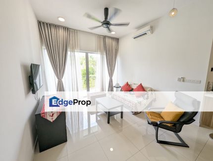 Townhouse Lake Park Tropicana Heights Kajang, Selangor, Kajang