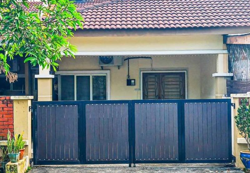 Taman Desa Baiduri Aman