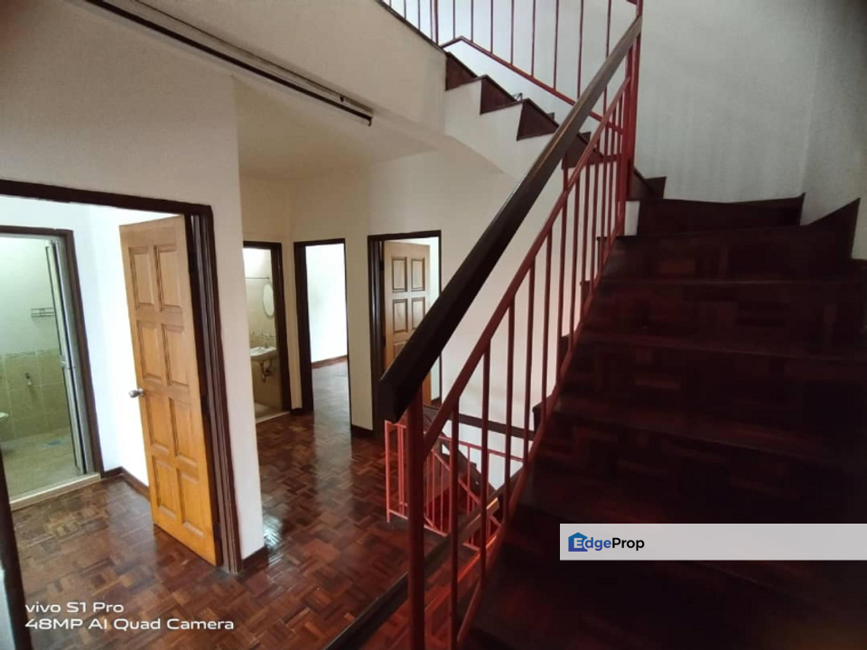 Renovated 2 and a half Storey Taman Putra Permai Seri Kembangan, Selangor, Seri Kembangan