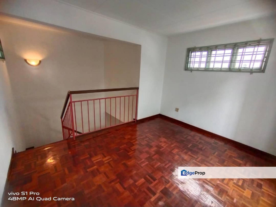 Renovated 2 and a half Storey Taman Putra Permai Seri Kembangan, Selangor, Seri Kembangan