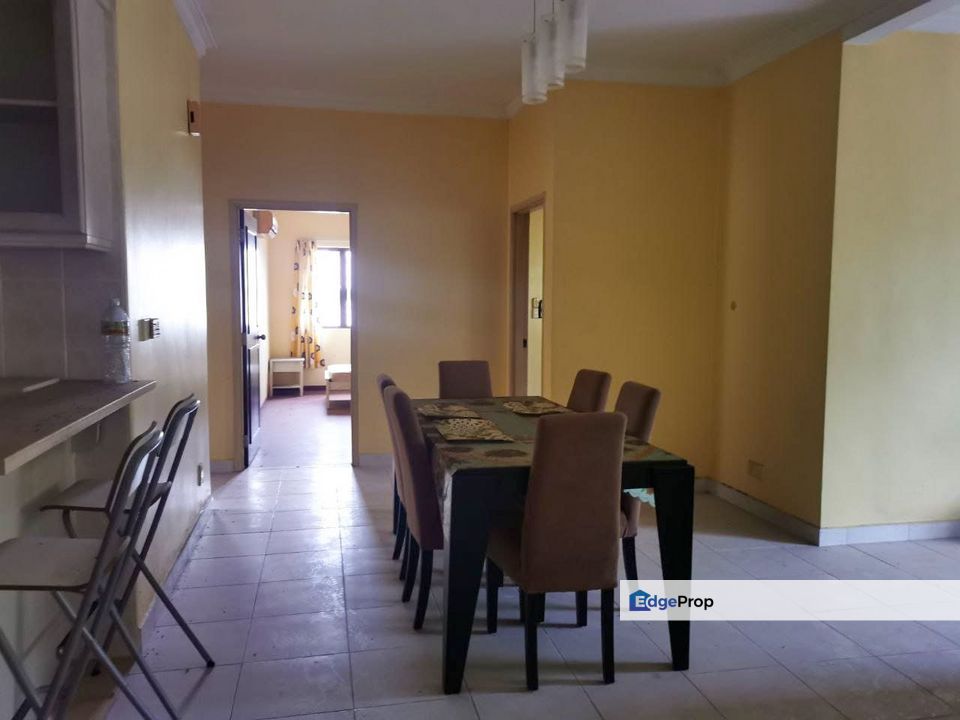 Partially Furnished DMelor Condominium, Cyberjaya, Selangor, Cyberjaya